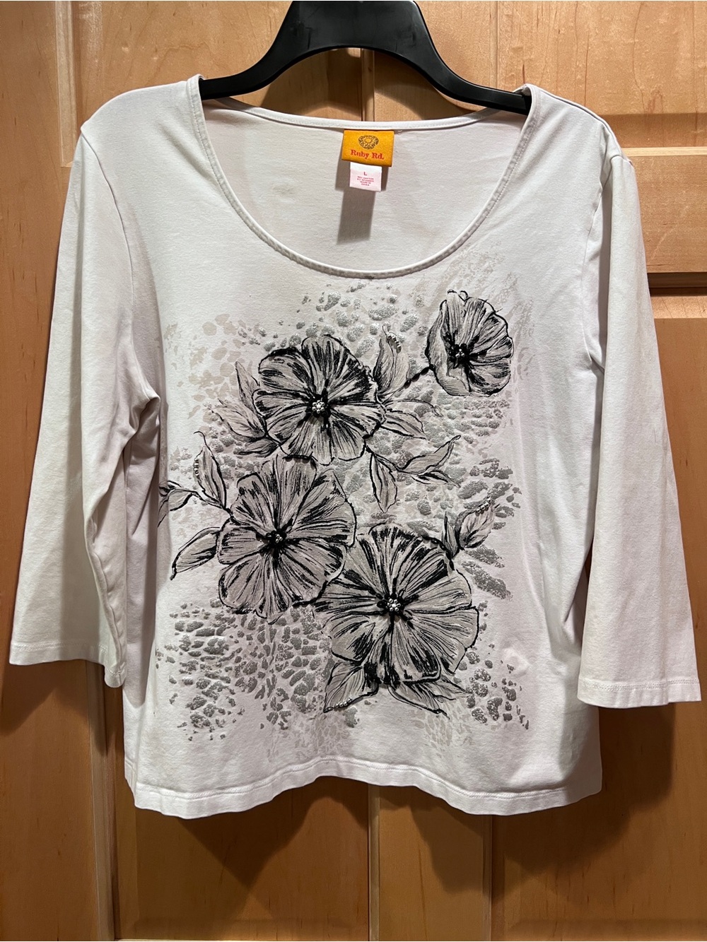 Ruby Rd. White & Black Floral Design 3/4 Sleeve Scoop Neck Top Classic Casual L